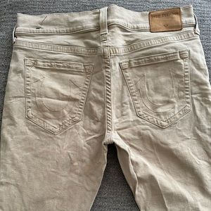 True Religion,Relaxed Straight Jean Shorts, Size 36. 100% Cotton.
